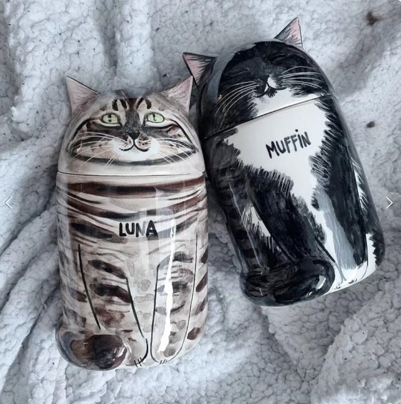 White clay cat urn with name and tail – pet loss tribute
